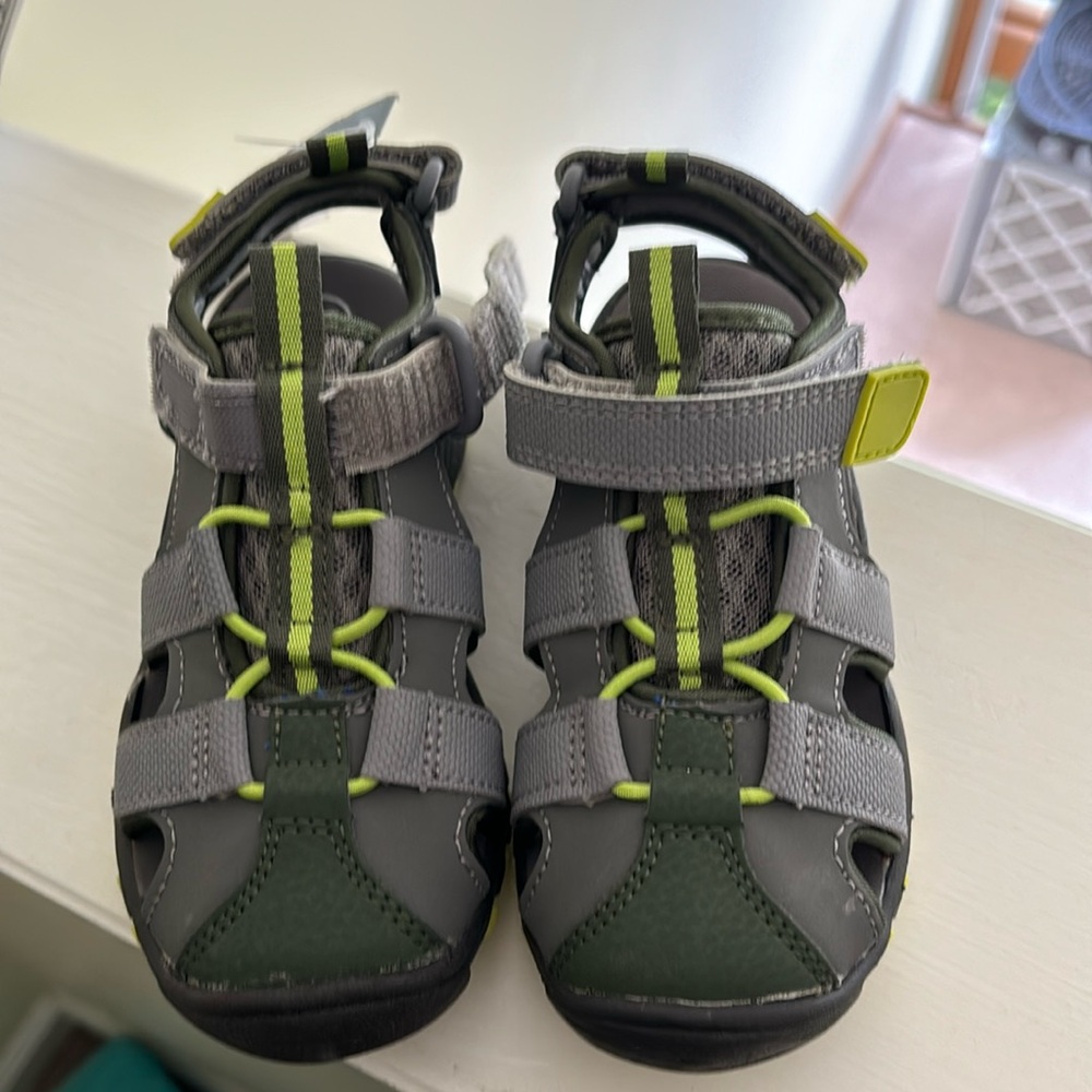 Brand new Cat & Jack Sandals size 10
